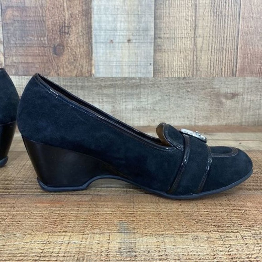 3/$12

Sophisticated Black Wedge Loafers with Silver Buckle. Buy 2 more for $12! - Picture 5 of 12